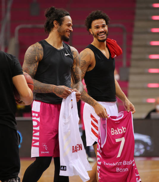 也让不少球 也让不少球