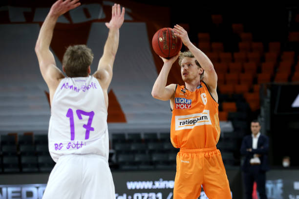 精准的发球 精准的发球