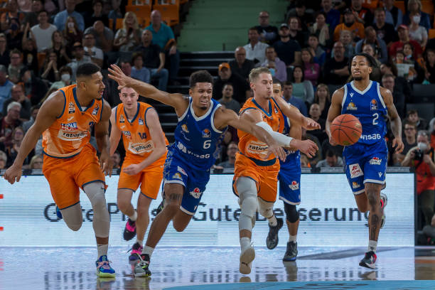 平均年龄仅 平均年龄仅