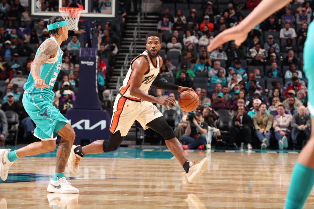 成年队是否 成年队是否