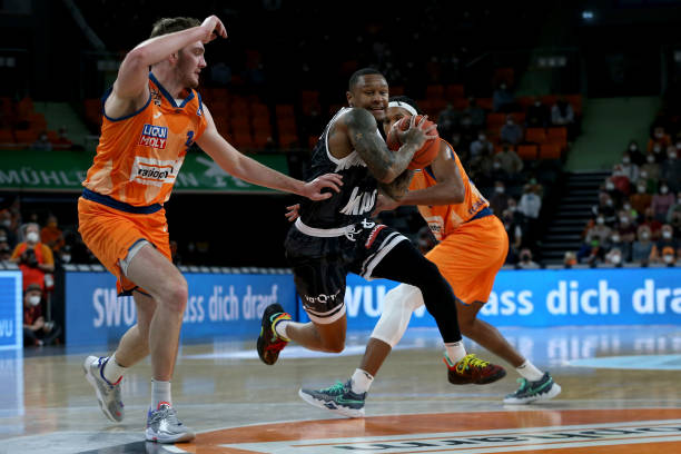 人手不足 人手不足